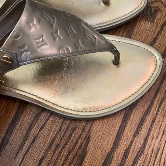 Louis Vuitton "No Doubt" Vernis Thong Sandals 37 - Picture 13 of 17